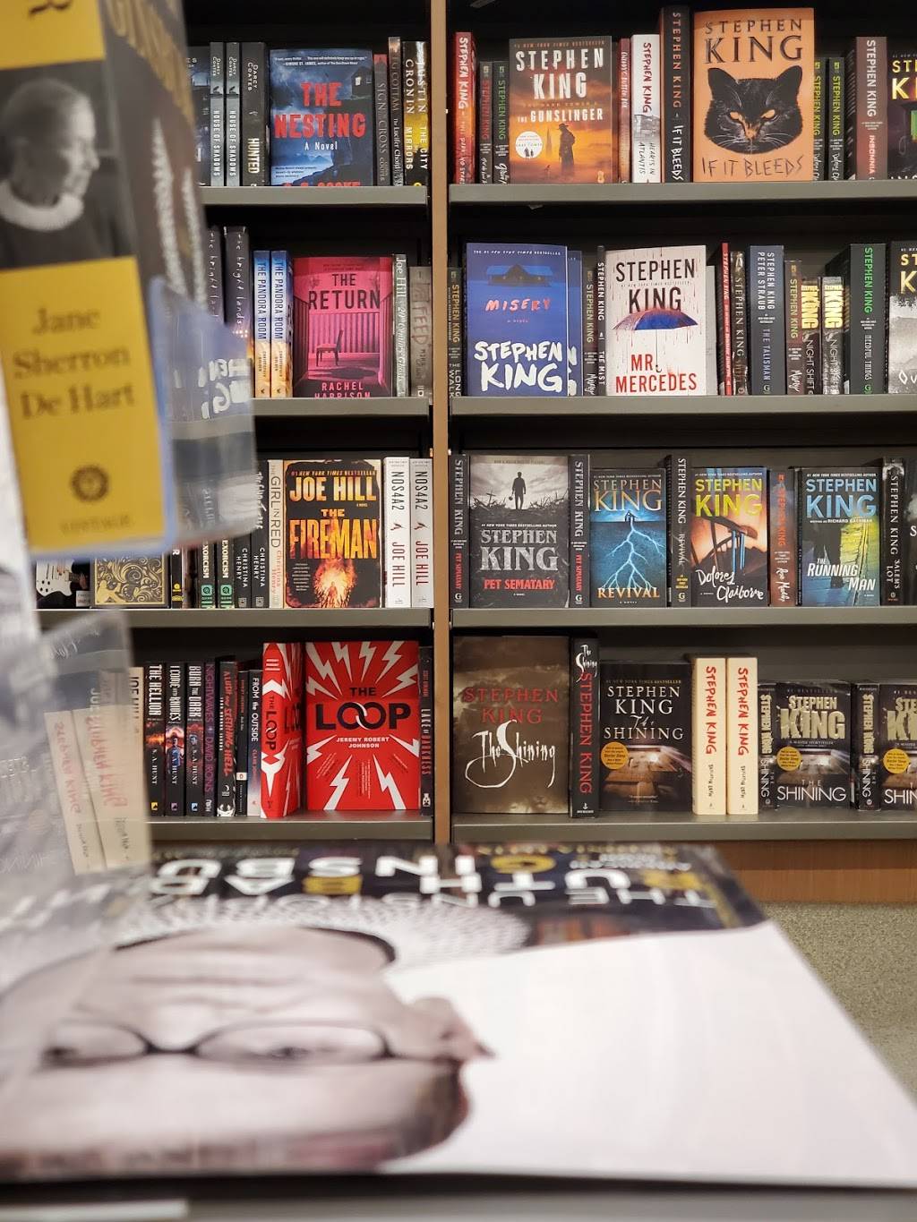 Barnes & Noble | 705 Sunland Park Dr, El Paso, TX 79912, USA | Phone: (915) 581-5353