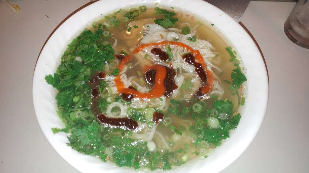 Pho75 | 3103 Graham Rd, Falls Church, VA 22042, USA | Phone: (703) 204-1490