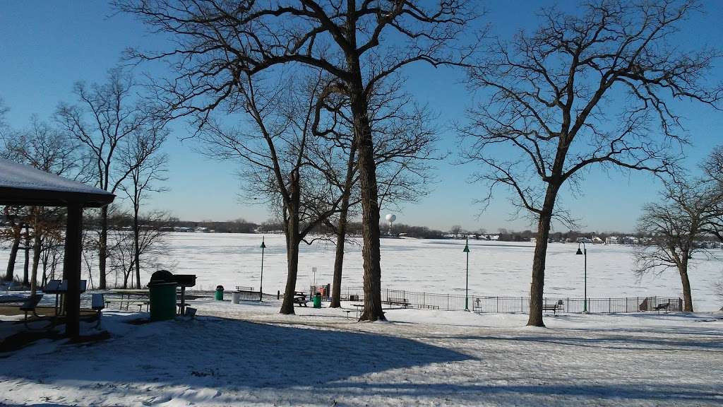 Breezewald Park | Lake Zurich, IL 60047, USA | Phone: (847) 438-5141