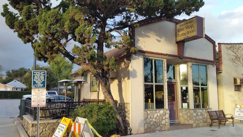 San Dimas Wine Shop & Tasting Room | 225 W Bonita Ave, San Dimas, CA 91773, USA | Phone: (909) 971-9425