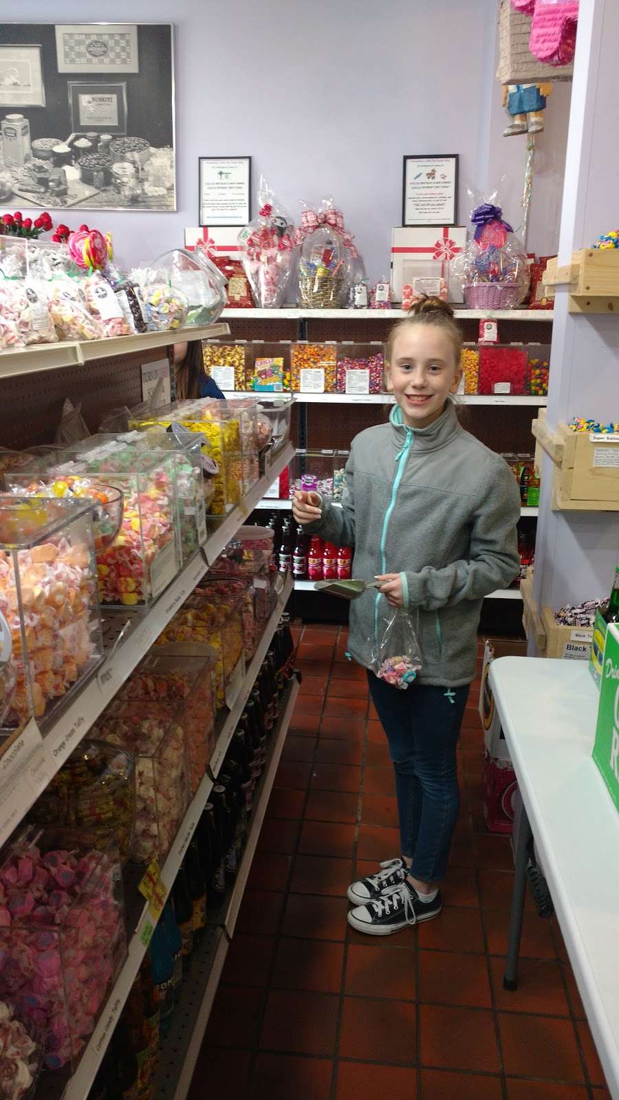 Periwinkles Soda Pop and Candy Shop | 115 E Washington St, Lebanon, IN 46052, USA | Phone: (765) 481-2035