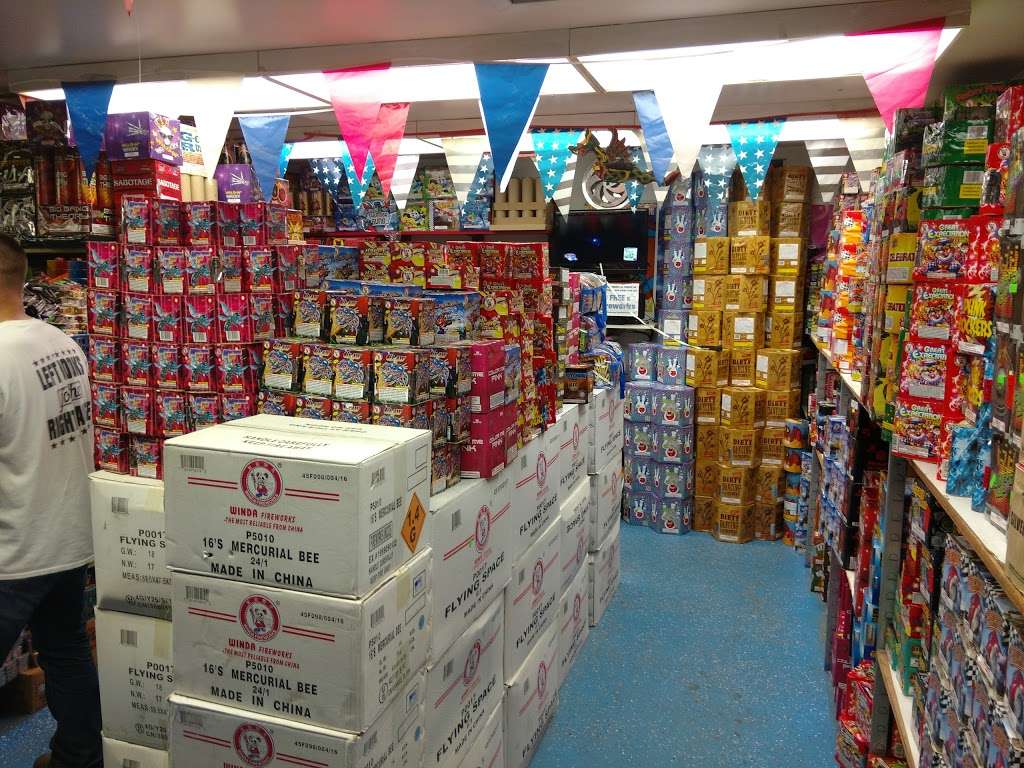 Uncle Sam Fireworks | 14 Gostlin St, Hammond, IN 46327 | Phone: (219) 931-5600