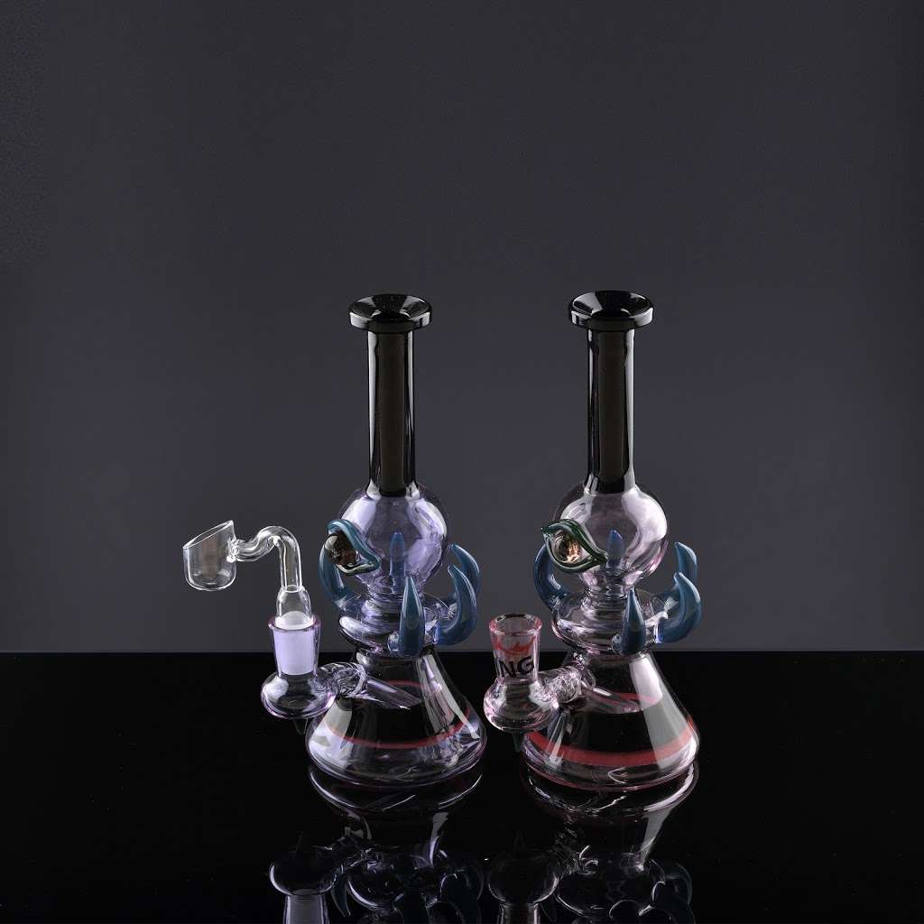 Glass Pipes Wholesale | 360 S East End Ave l, Pomona, CA 91766, USA | Phone: (909) 713-8885