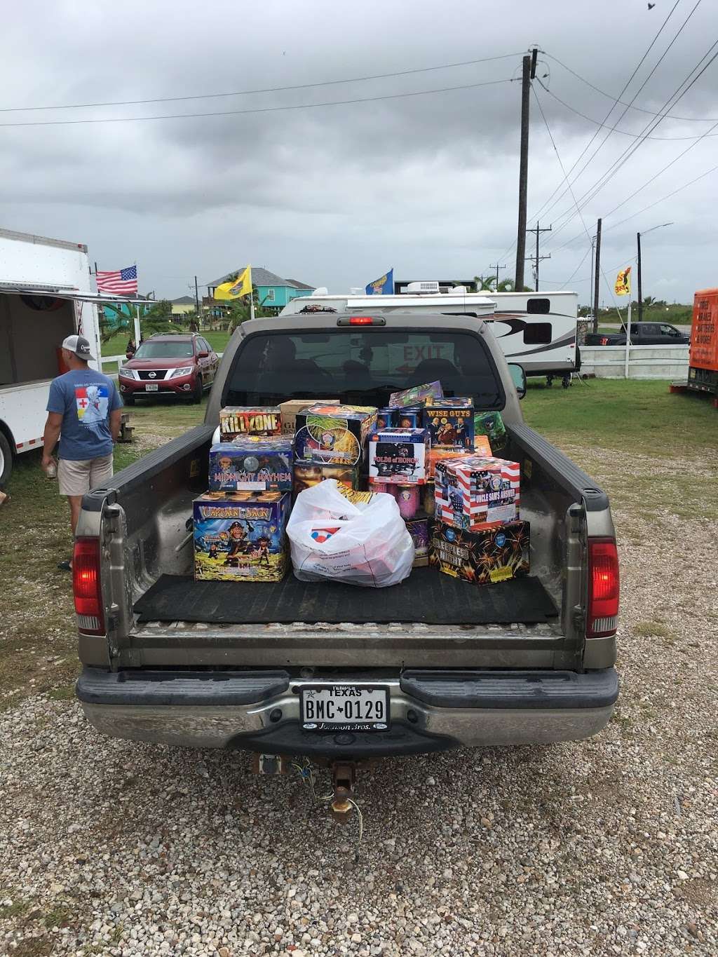 PyroShack Fireworks | 2616 State Hwy 87, Crystal Beach, TX 77650, USA | Phone: (936) 635-8110