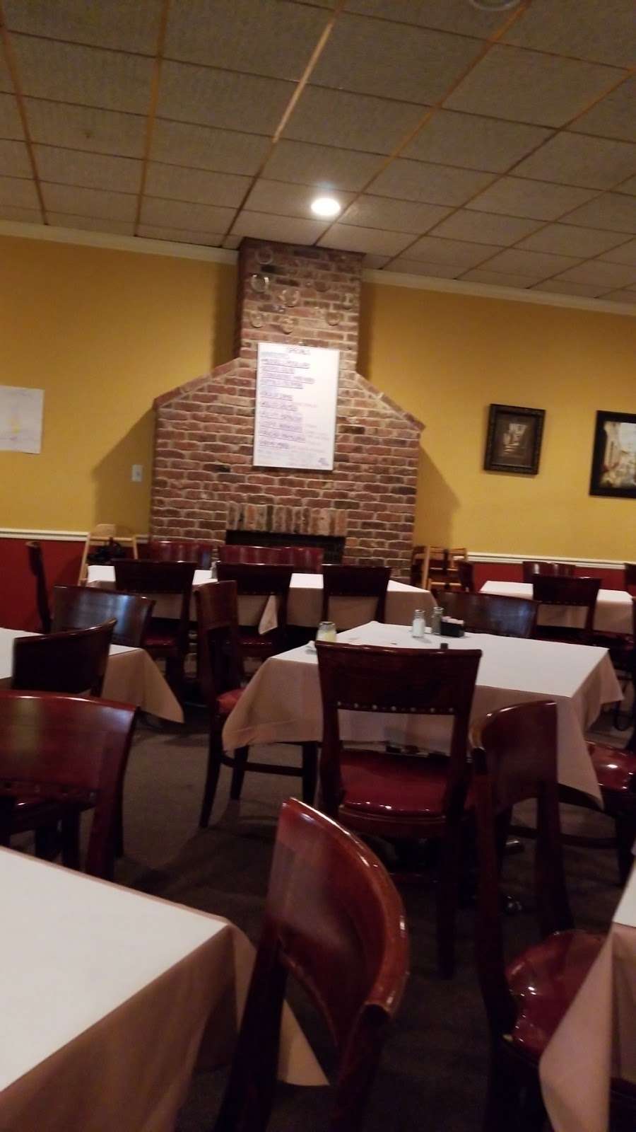 Orlando Italian Restaurant & Pizzeria | 420 NJ-34, Colts Neck, NJ 07722 | Phone: (732) 577-8808