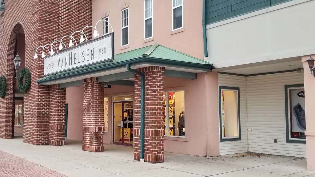 Van Heusen | 1863 Gettysburg Village Dr # 330, Gettysburg, PA 17325, USA | Phone: (717) 337-9060