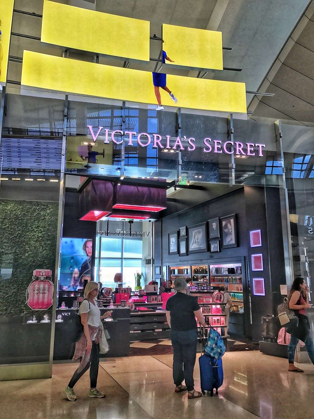 Victorias Secret | 380 World Way, Los Angeles, CA 90045, USA | Phone: (424) 800-2355