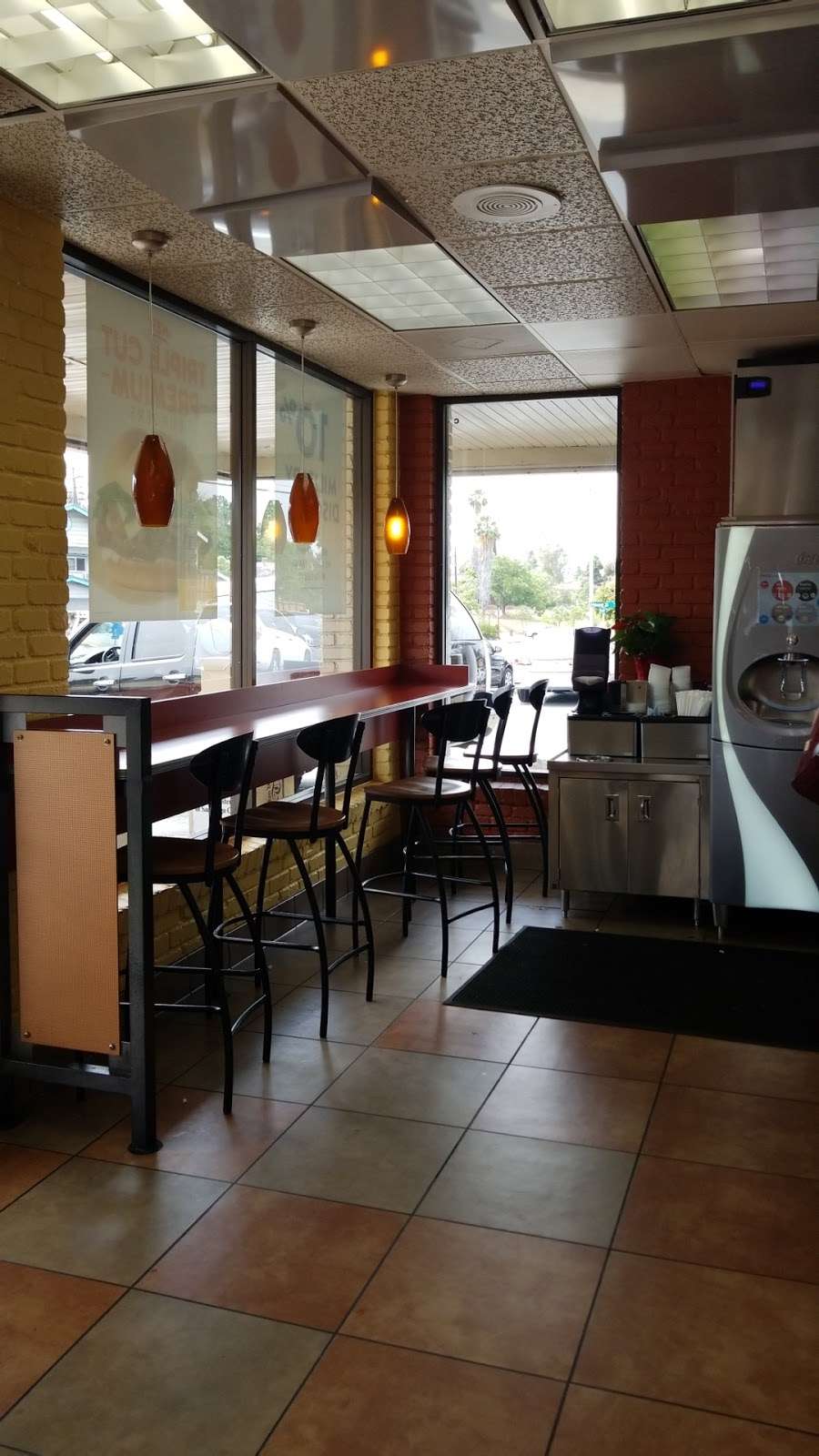 Jack in the Box | 1465 S Mission Rd, Fallbrook, CA 92028, USA | Phone: (760) 723-8565