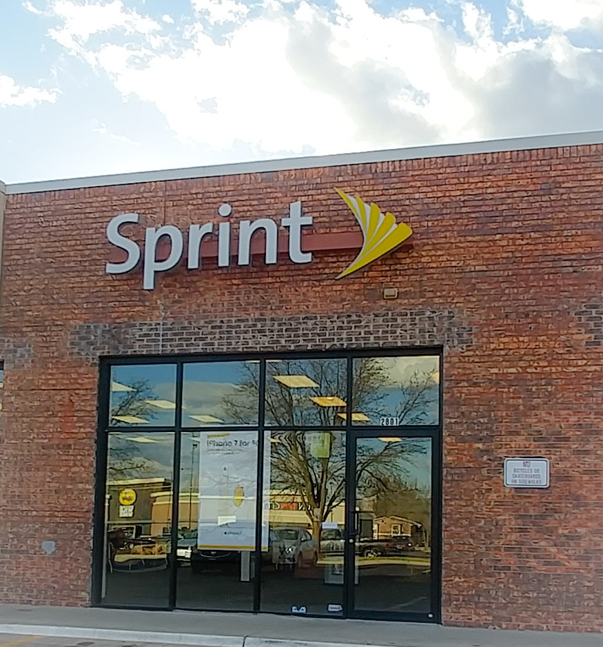 Sprint Store | 3211 Iowa St #300, Lawrence, KS 66046, USA | Phone: (785) 843-2701