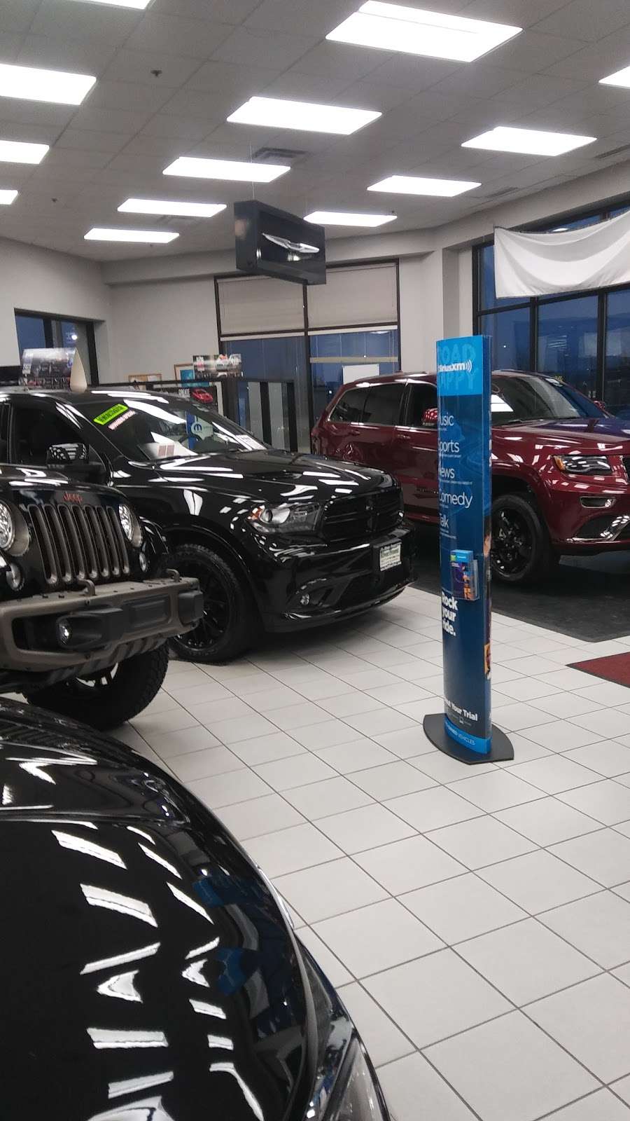 River Front Chrysler Dodge Jeep Ram | 200 Hansen Blvd, North Aurora, IL 60542 | Phone: (630) 907-1700