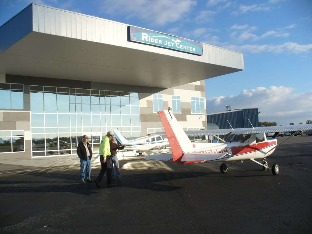 The Grille at Runways | 18421 Henson Blvd, Hagerstown, MD 21742, USA | Phone: (240) 707-6466