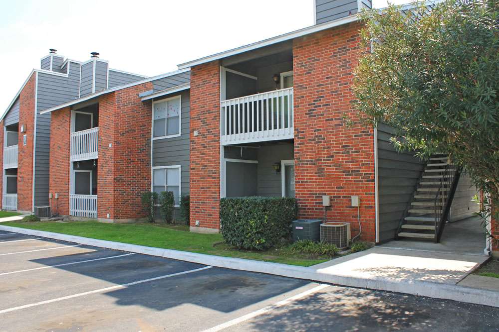 Salem Creek Apartments | 803 Flame Cir, San Antonio, TX 78221 | Phone: (210) 921-0083