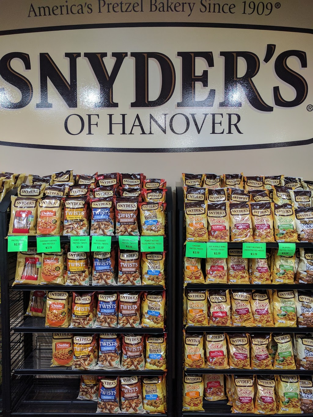 Snyders Of Hanover Factory Outlet | 1350 York St, Hanover, PA 17331, USA | Phone: (717) 632-4477