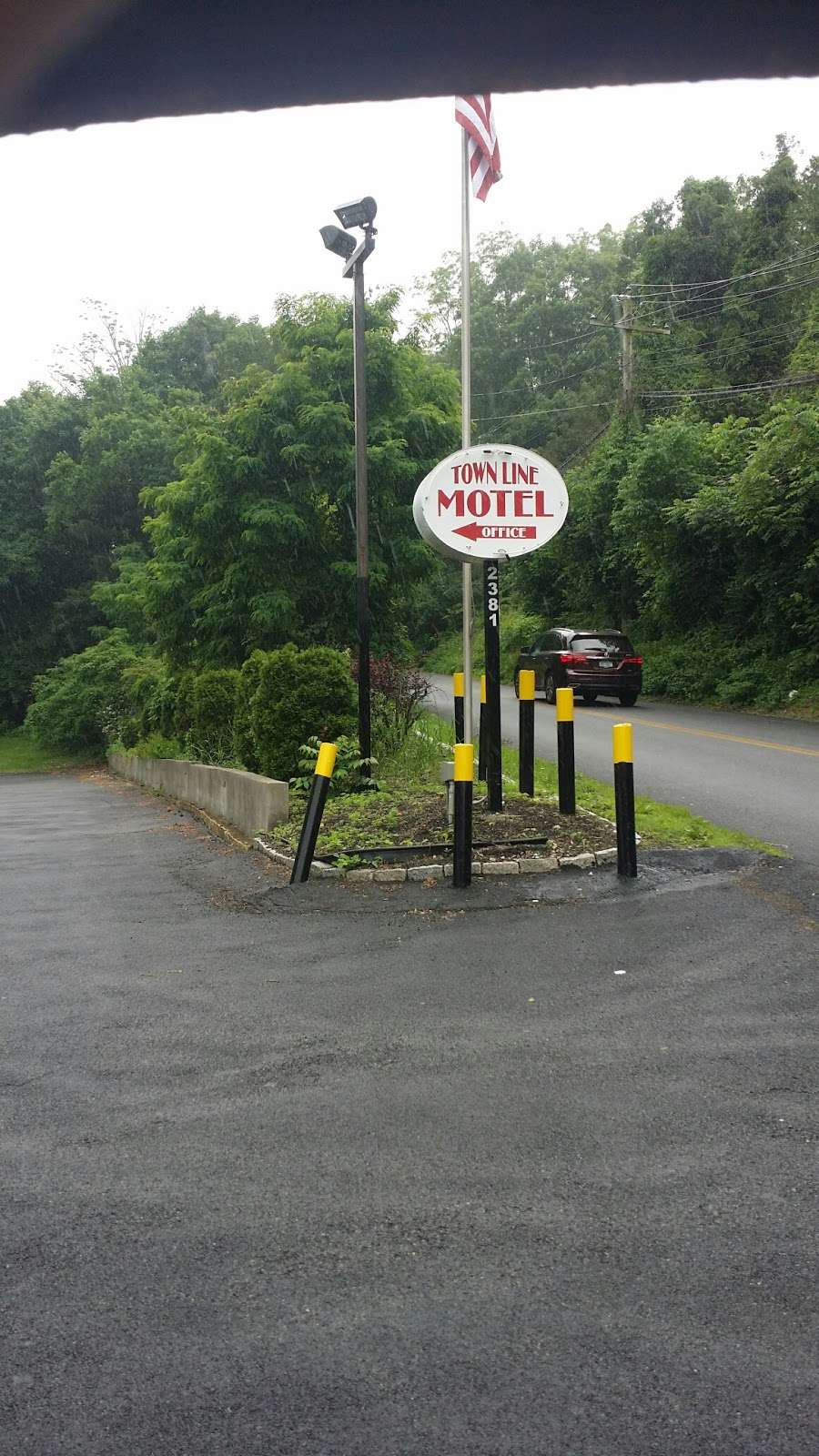 Town lyne motel | 2381 Crompond Rd, Cortlandt, NY 10567, USA | Phone: (914) 737-8202