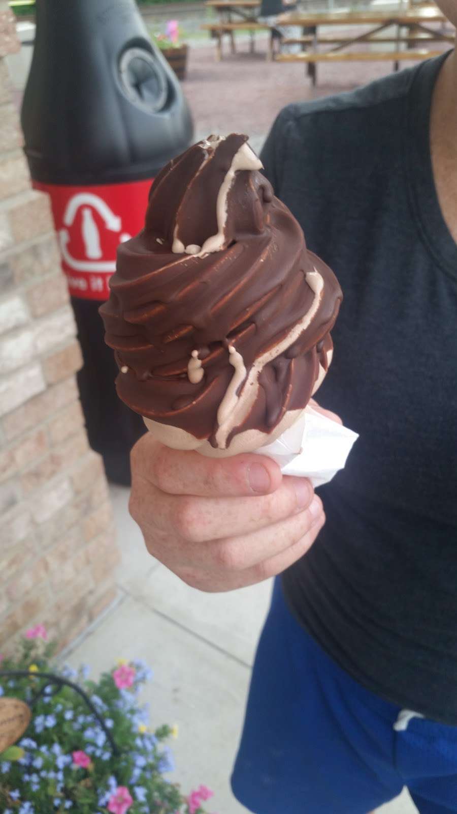 Twisterz Ice Cream | 434 Main St, Dupont, PA 18641, USA | Phone: (570) 299-5503
