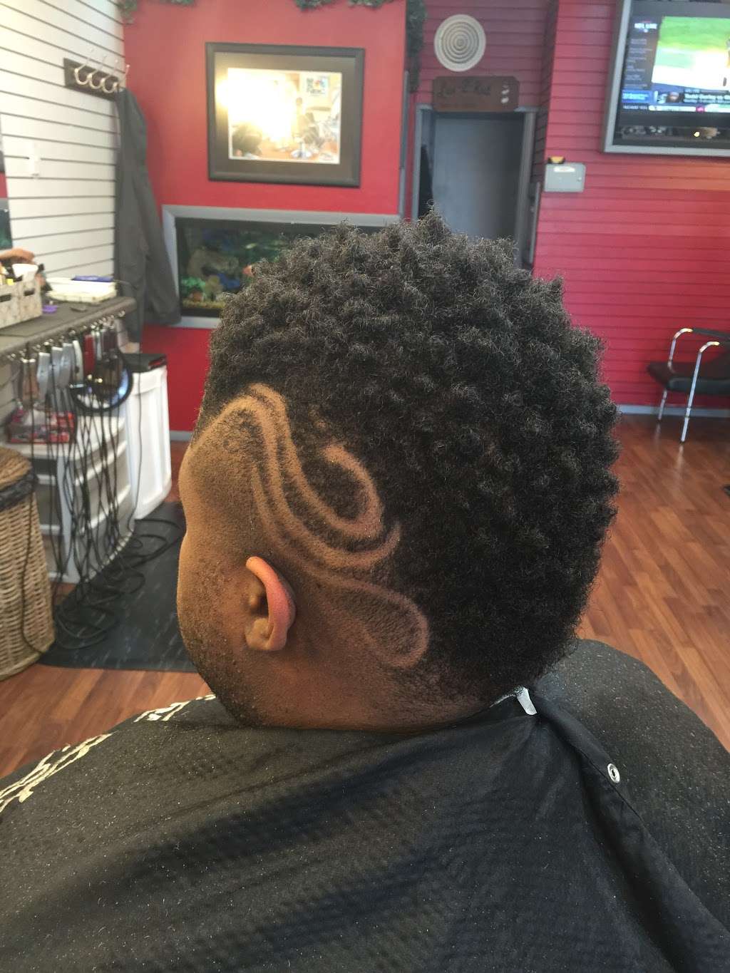 Luv 2 Cut | 1401, 2325 E 52nd St, Indianapolis, IN 46205, USA | Phone: (317) 202-2887