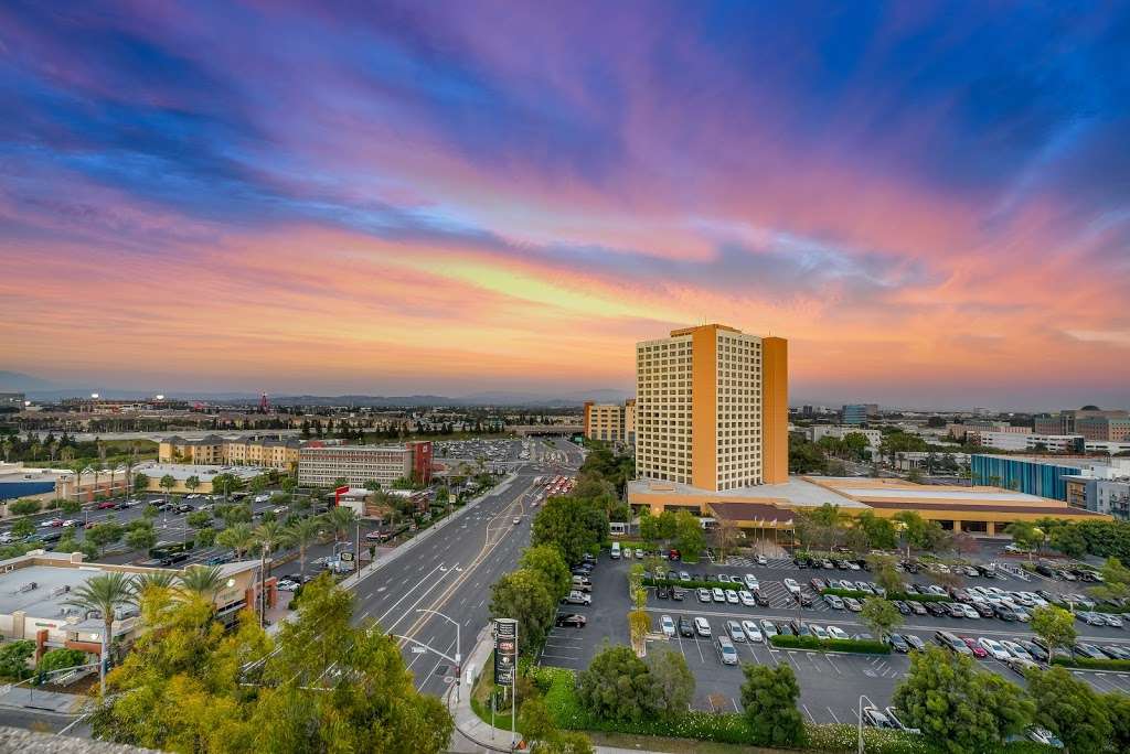 DoubleTree by Hilton Hotel Anaheim - Orange County | 100 The City Dr S, Orange, CA 92868, USA | Phone: (714) 634-4500