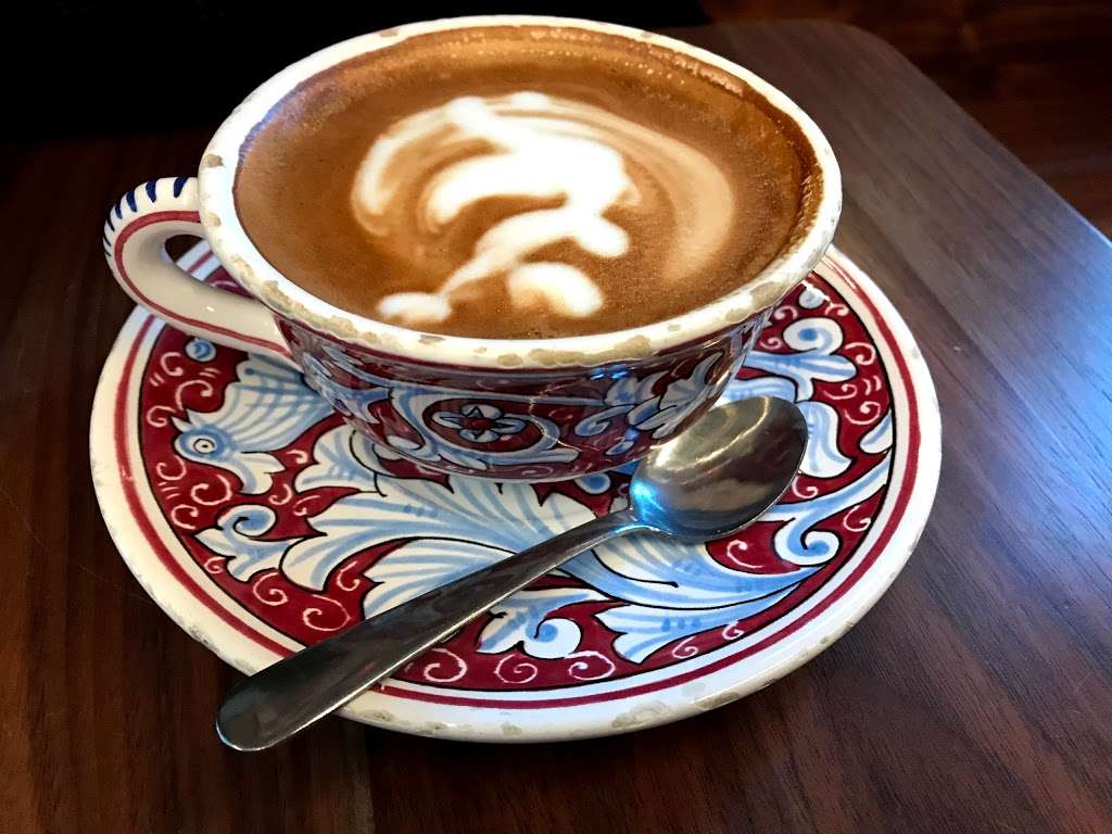 La Colombe Coffee Roasters | 858 W Armitage Ave, Chicago, IL 60614, USA | Phone: (773) 572-9685