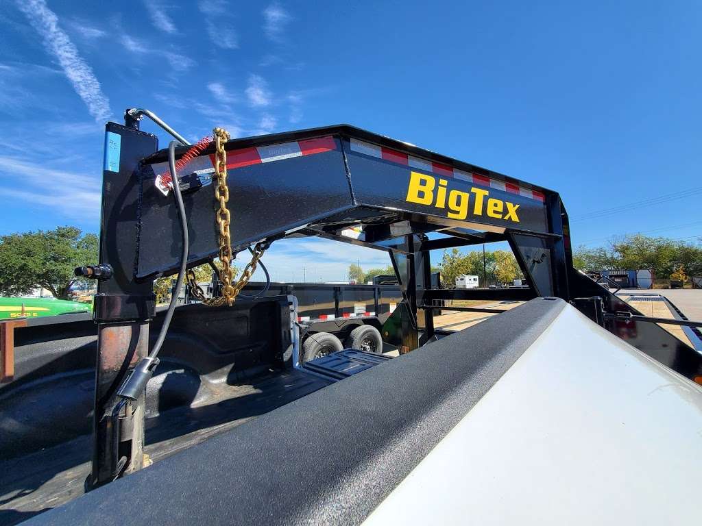 Big Tex Trailer World - San Antonio | 20410 Interstate 37 S, Elmendorf, TX 78112 | Phone: (210) 622-2022