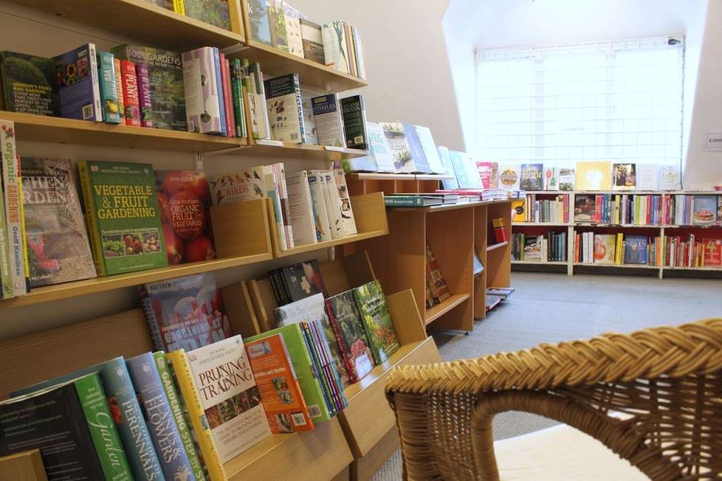 Village Books | 1D Calton Ave, Dulwich, London SE21 7DE, UK | Phone: 020 8693 2808