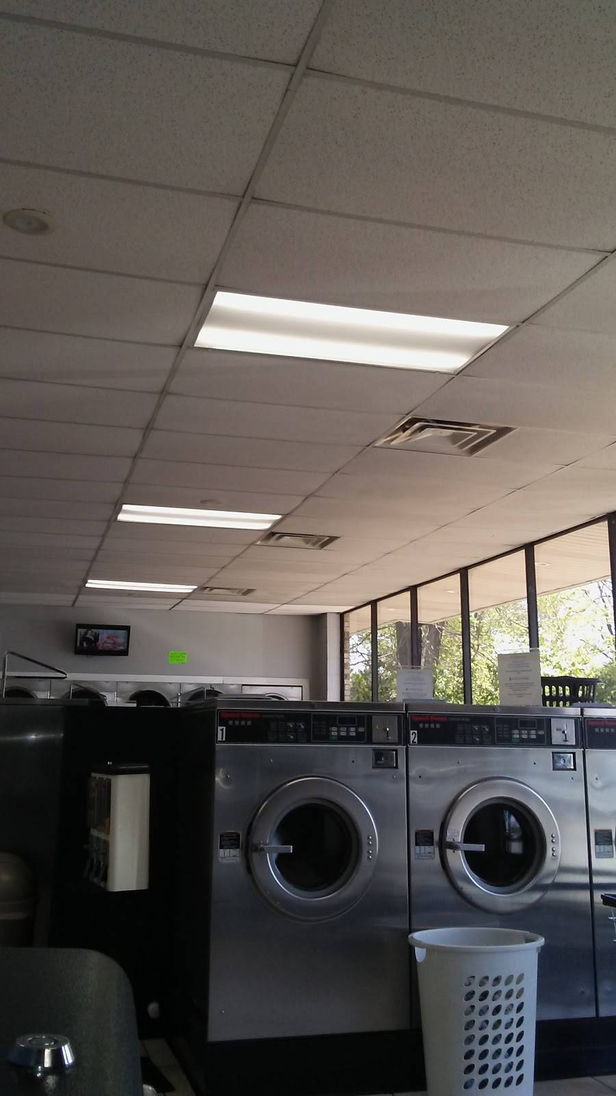 Taylor Coin Laundromat | 10870 Beech Daly Rd, Taylor, MI 48180, USA | Phone: (313) 292-7727