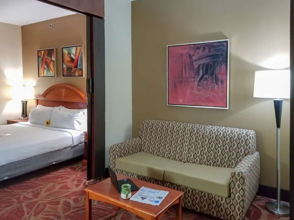 Holiday Inn Express & Suites Orange City - Deltona | 1330 Saxon Blvd, Orange City, FL 32763 | Phone: (386) 917-0004