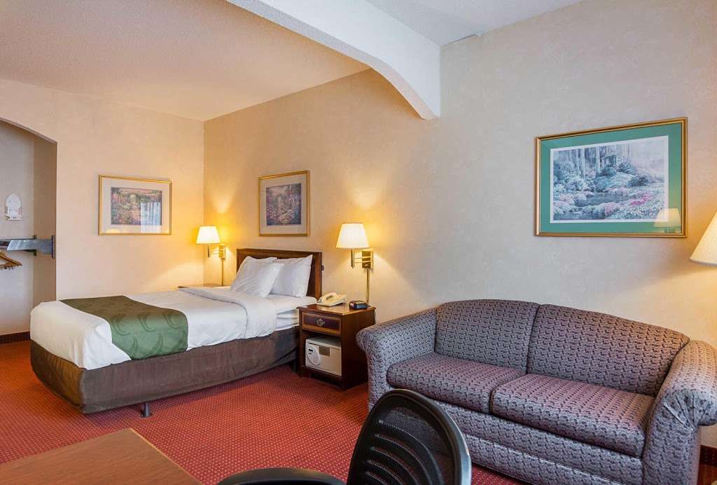 Quality Inn & Suites Kearneysville - Martinsburg | 1937 Short Rd, Kearneysville, WV 25430, USA | Phone: (304) 263-8888