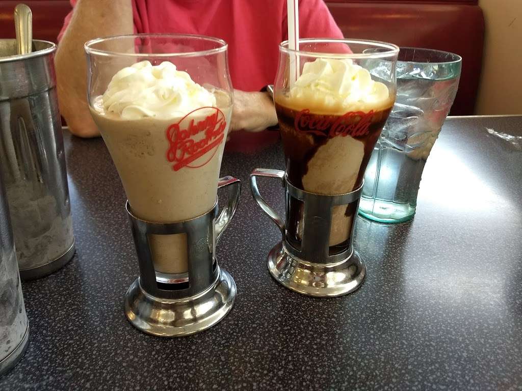 Johnny Rockets | 24425 Town Center Dr Suite #135, Santa Clarita, CA 91355 | Phone: (661) 291-2590