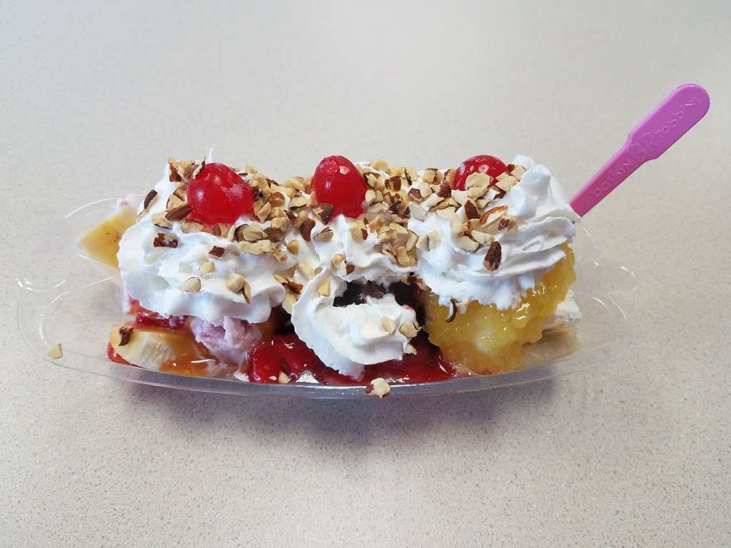 Baskin-Robbins | 1493 W Whittier Blvd, La Habra, CA 90631, USA | Phone: (562) 691-9988