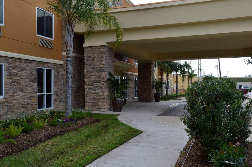 Best Western Plus Seabrook Suites | 5755 Bayport Blvd, Seabrook, TX 77586 | Phone: (281) 291-9090