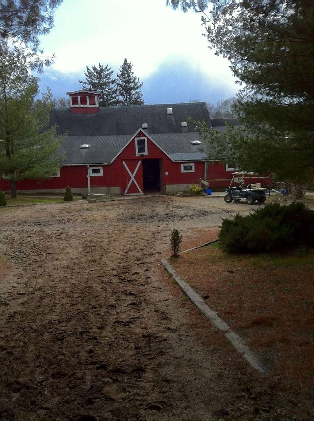 The Red Barn | 1009 Cedar Swamp Rd, Glen Head, NY 11545, USA | Phone: (516) 759-1897