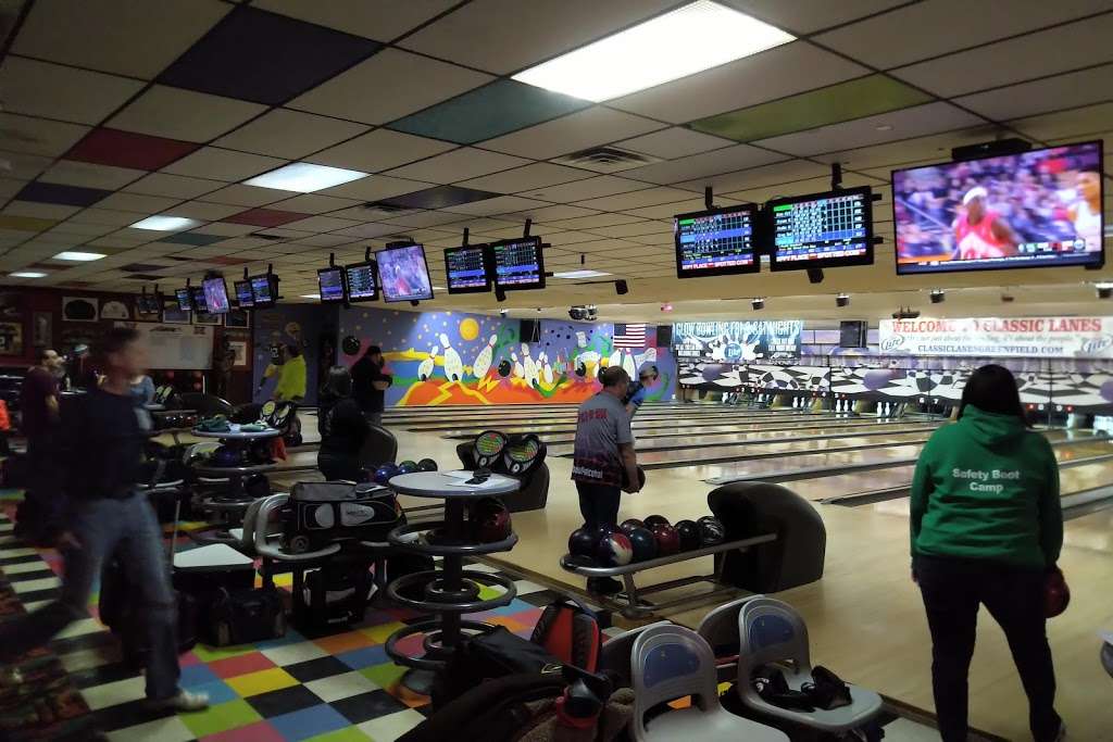 Classic Lanes Greenfield | 5404 W Layton Ave, Milwaukee, WI 53220, USA | Phone: (414) 282-6400