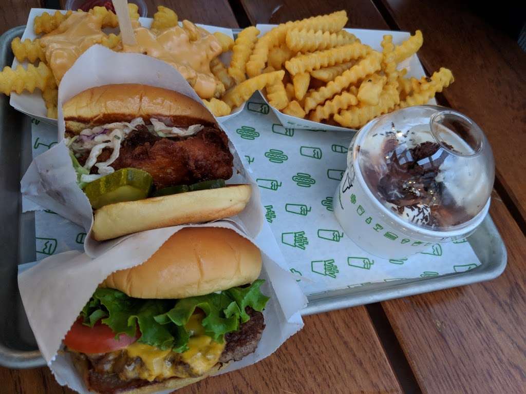 Shake Shack | 7997 Tuckerman Ln, Potomac, MD 20854 | Phone: (301) 679-6470