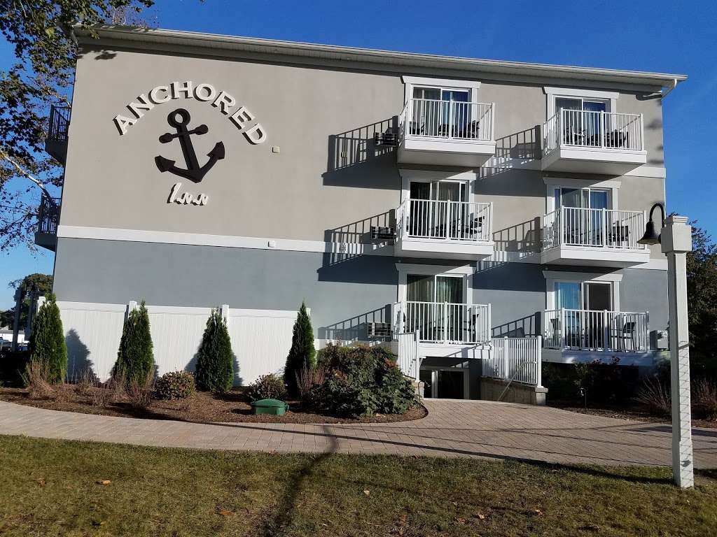 Anchored Inn at Hidden Harbor | 604 Cabana Blvd, Deale, MD 20751, USA | Phone: (410) 867-9668