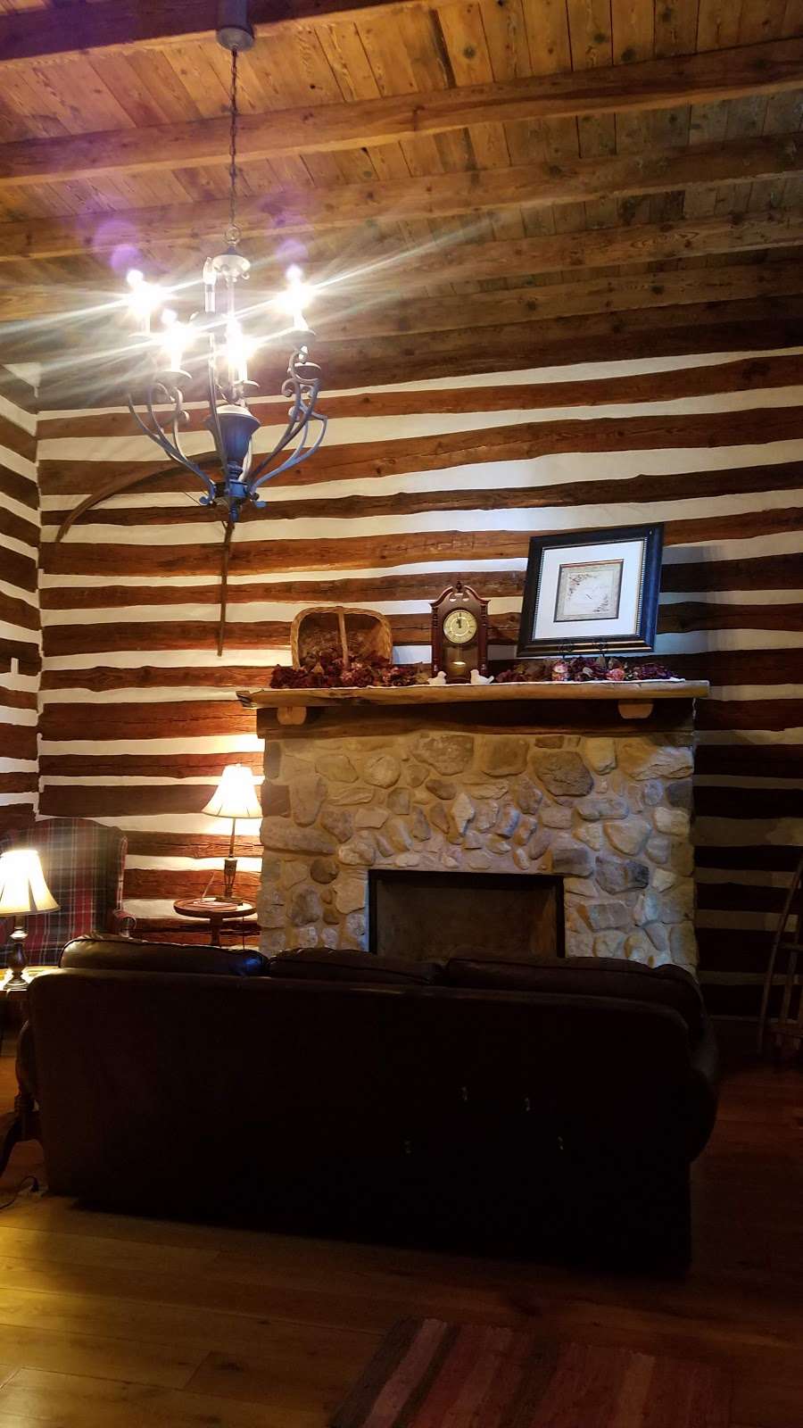Glowing Logs Cabin | 6734 White Church Rd, Shippensburg, PA 17257, USA | Phone: (717) 532-2473
