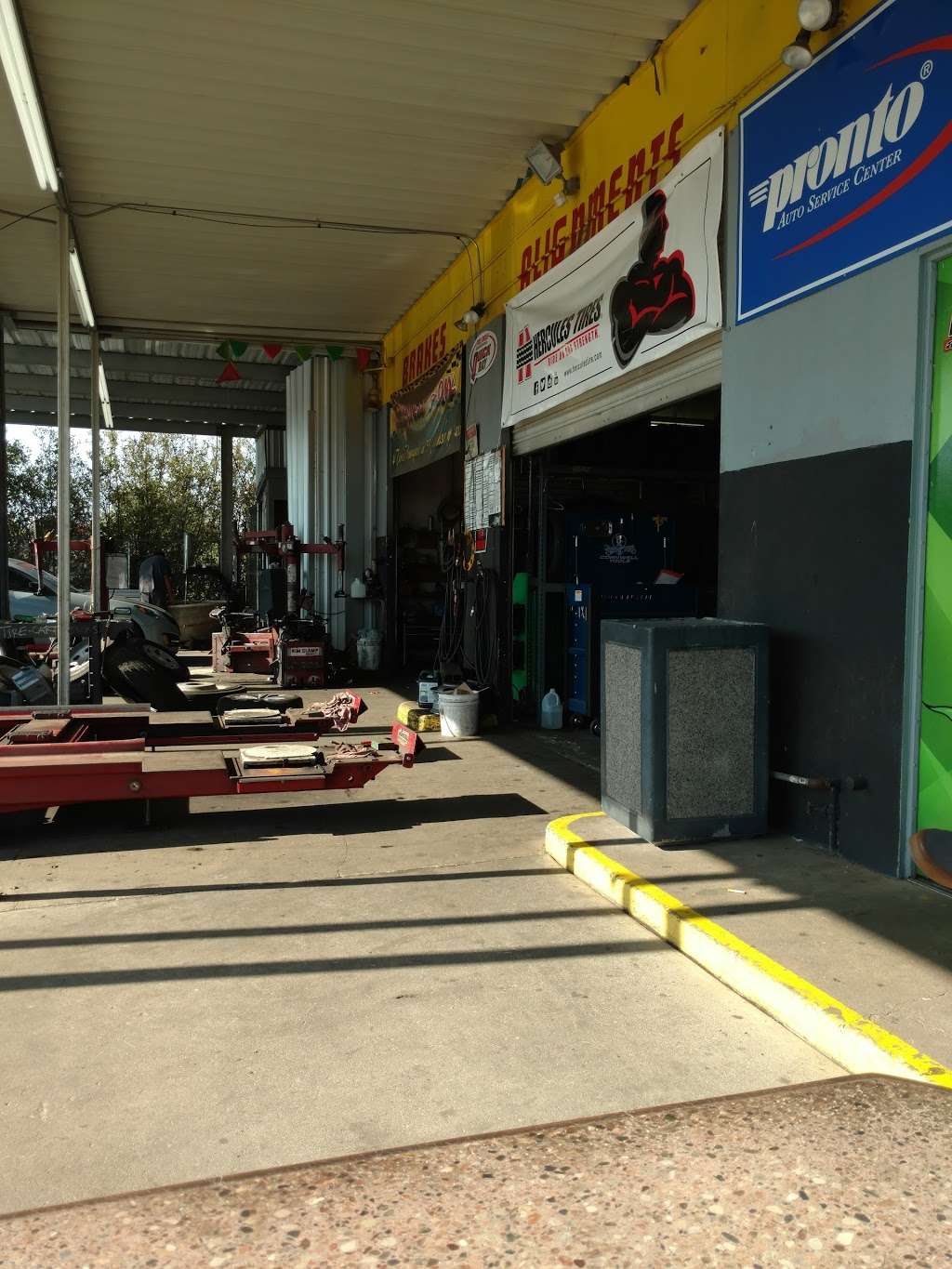 Dinosaur Tire and Road Service | 13500 Calimesa Blvd, Yucaipa, CA 92399 | Phone: (909) 795-9937