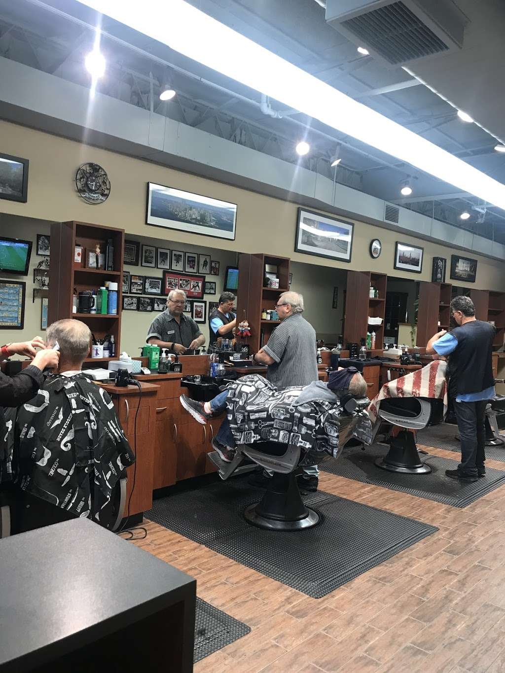 Boris Barber Shop | 195 Skokie Valley Rd, Highland Park, IL 60035, USA | Phone: (847) 831-8830