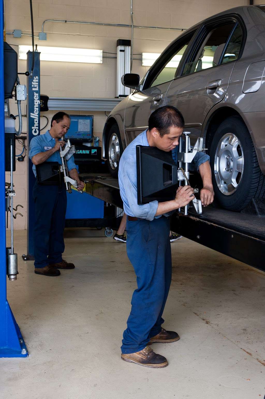 Hong Kong Auto Service | 3500 Lake Ave, Wilmette, IL 60091, USA | Phone: (847) 251-0300