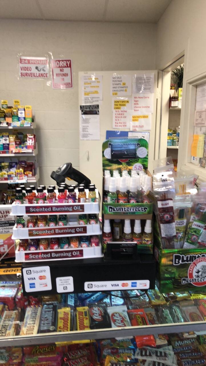 SHAKEY JAKES PLACE VARIETY STORE | 2412 E 17th St N, Wichita, KS 67214, USA | Phone: (316) 636-7745