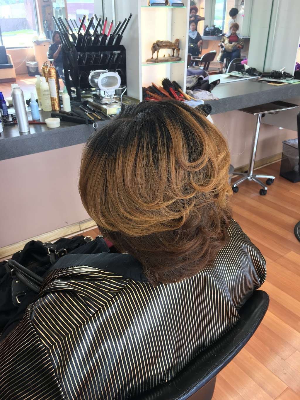 Ajeeba Hair Design | 1254 Burnham Ave, Calumet City, IL 60409, United States | Phone: (708) 868-5011