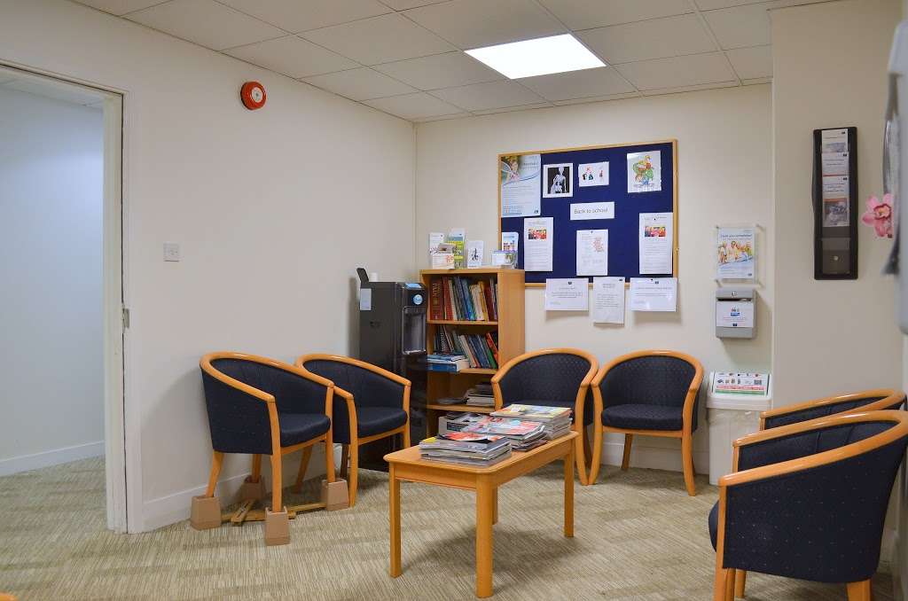 Ashtead Hospital | The Warren, Ashtead KT21 2SB, UK | Phone: 01372 221400