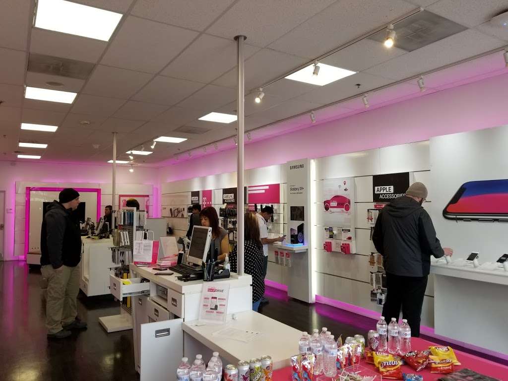 T-Mobile | 6500 Eastern Ave Ste A, Baltimore, MD 21224, USA | Phone: (410) 633-1479