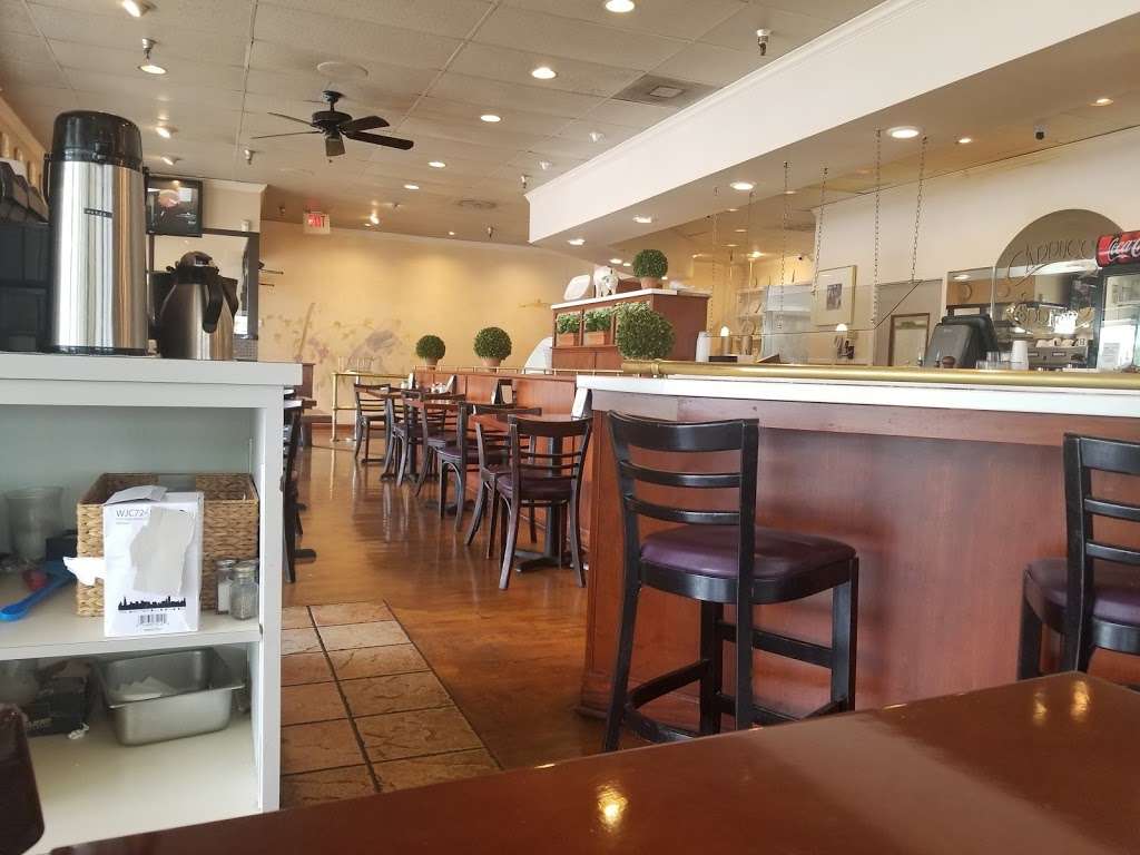 Bernards Cafe & Deli | 14 63rd St, Willowbrook, IL 60527, USA | Phone: (630) 850-7510