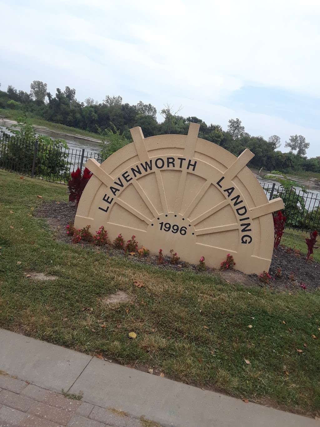 Leavenworth Landing | 201A Delaware St, Leavenworth, KS 66048, USA | Phone: (913) 651-4646