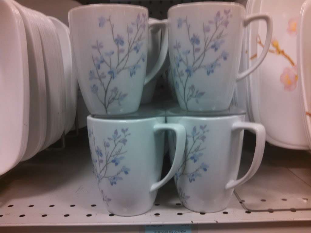 Corningware, Corelle & More 618 Bluebird Ct, Central Valley, NY 10917