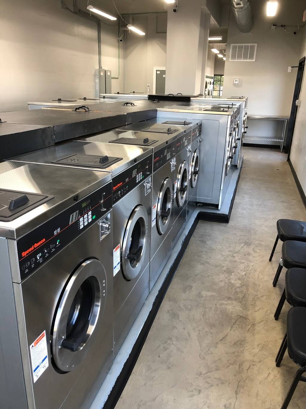 Springlake Laundromat | 931 NE 36th St building b, Oklahoma City, OK 73105 | Phone: (405) 424-5666