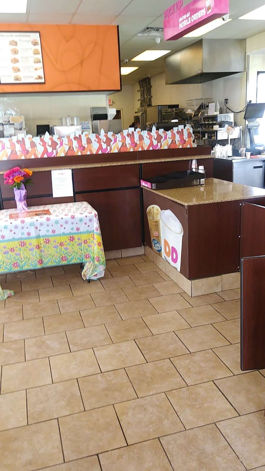 Dunkin Donuts | 1918 John Fries Hwy, Quakertown, PA 18951 | Phone: (215) 536-6060