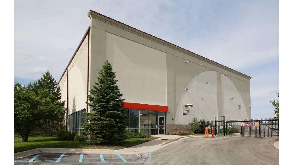 Public Storage | 1950 Kelley Ct, Libertyville, IL 60048, USA | Phone: (224) 358-3455