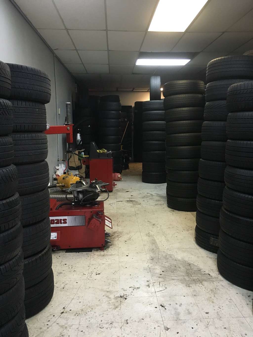 United Tire Shop | 13651 Westheimer Rd, Houston, TX 77077, USA | Phone: (281) 670-5791