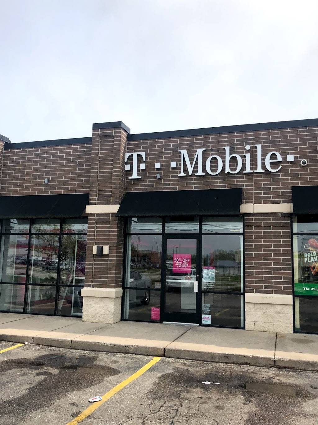 T-Mobile | 7335 Good Hope Rd Suite 500, Milwaukee, WI 53223, USA | Phone: (414) 455-0798